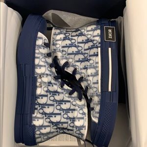 Dior b23